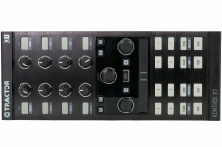 Native Instruments Traktor Kontrol X1 MK2 DJ Controller