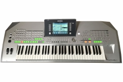 Yamaha Tyros 2 Entertainer Workstation Keyboard + 80 GB Festplatte