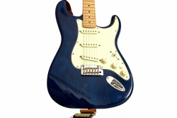 Fender Deluxe Strat Stratocaster Sapphire Blue Transparent E-Gitarre