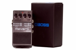BOSS RV-6 Gitarreneffekt Hall-Effekt Reverb Pedal