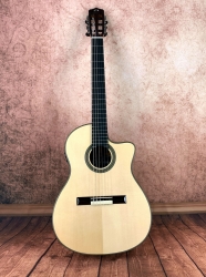 Cor­doba Fusion 14 Maple Konzertgitarre mit Tonabnehmer