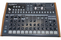 Arturia Drumbrute Analoge Drum Maschine