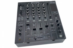 Pioneer DJM 800 Professional DJ Mixer