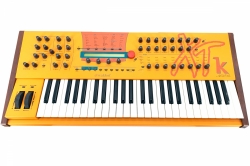 Waldorf Microwave XTk Wavetable Synthesizer