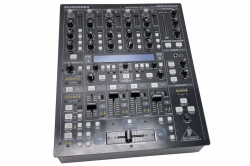 Behringer DDM 4000 DJ Mixer