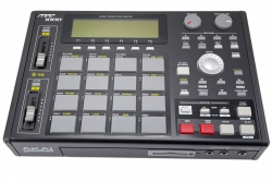 Akai MPC 1000 Sampler Groovemaschine + 4 GB Card + Tasche