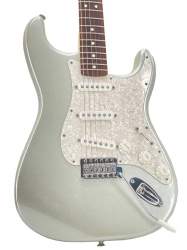 Fender Special Edition Standard Stratocaster White Opal