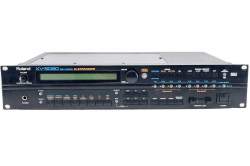 Roland XV-3080 mit 3 Expansions